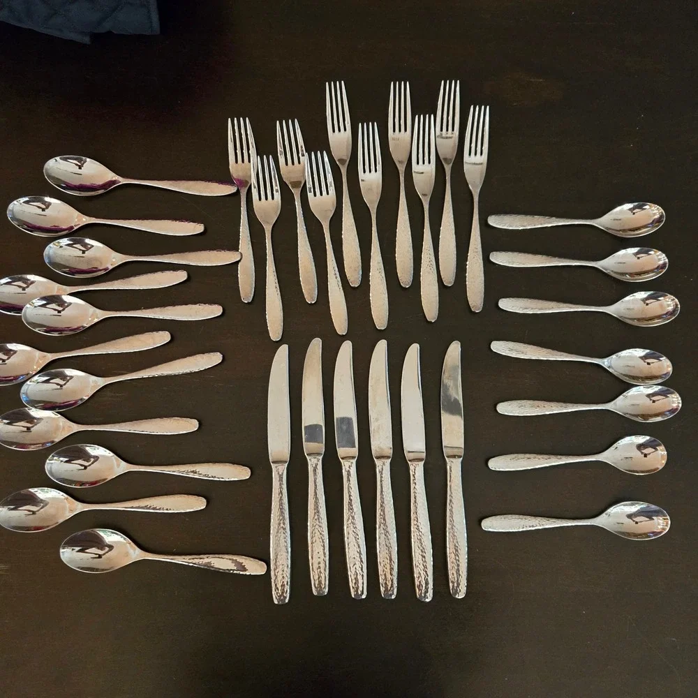 Reed & Barton Palmer hammered Flatware Set 34 piece 18/10 Stainless forks Shiny